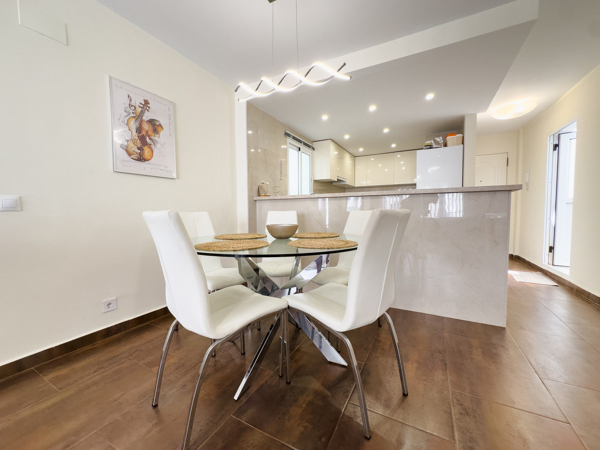 2 Bed Apartment for sale in La Duquesa Costa Del Sol, Málaga, Spain