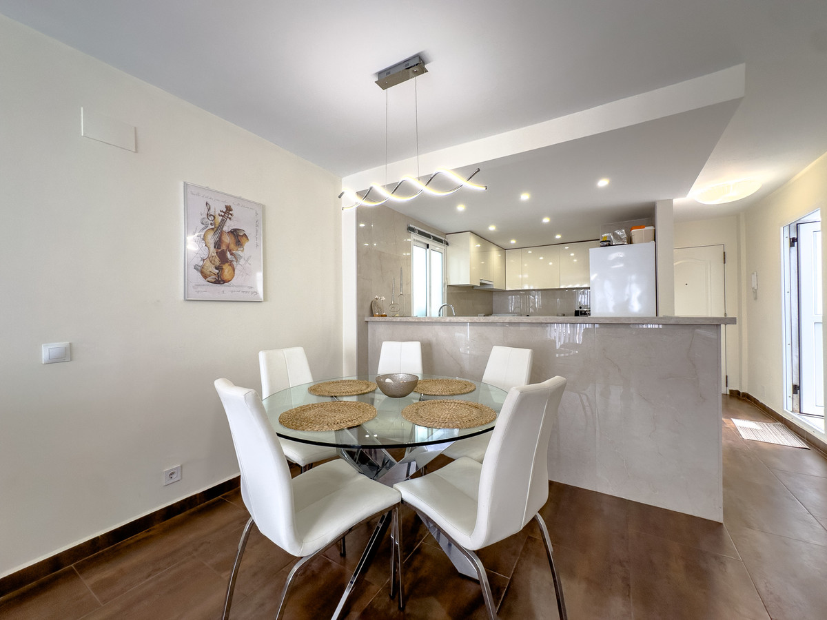 2 Bed Apartment for sale in La Duquesa Costa Del Sol, Málaga, Spain
