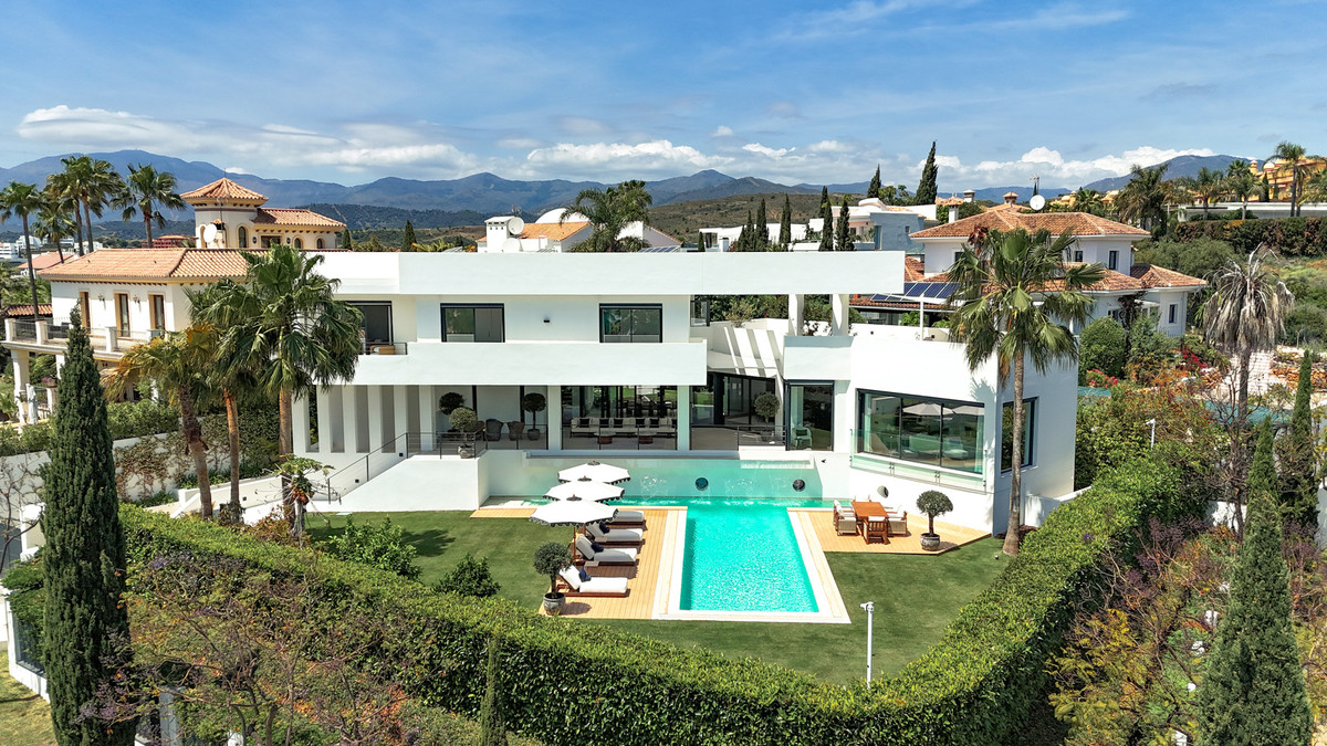 6 Bed Townhouse for sale in Los Flamingos Costa Del Sol, Málaga, Spain