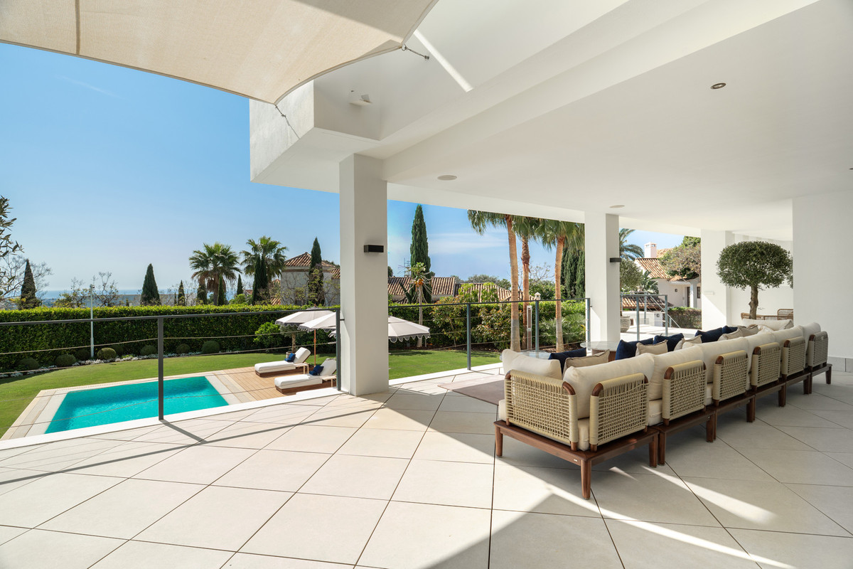 6 Bed Townhouse for sale in Los Flamingos Costa Del Sol, Málaga, Spain