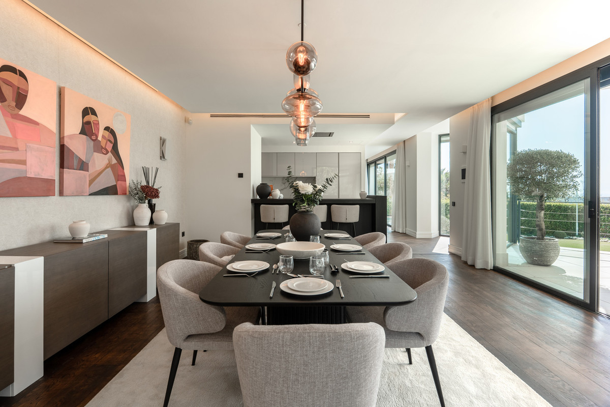 6 Bed Townhouse for sale in Los Flamingos Costa Del Sol, Málaga, Spain