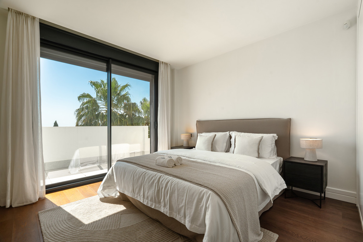 6 Bed Townhouse for sale in Los Flamingos Costa Del Sol, Málaga, Spain