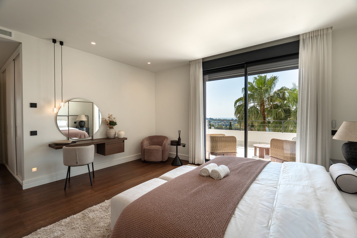 6 Bed Townhouse for sale in Los Flamingos Costa Del Sol, Málaga, Spain