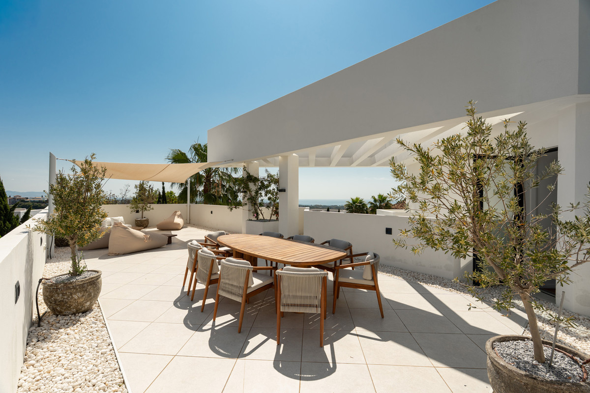 6 Bed Townhouse for sale in Los Flamingos Costa Del Sol, Málaga, Spain