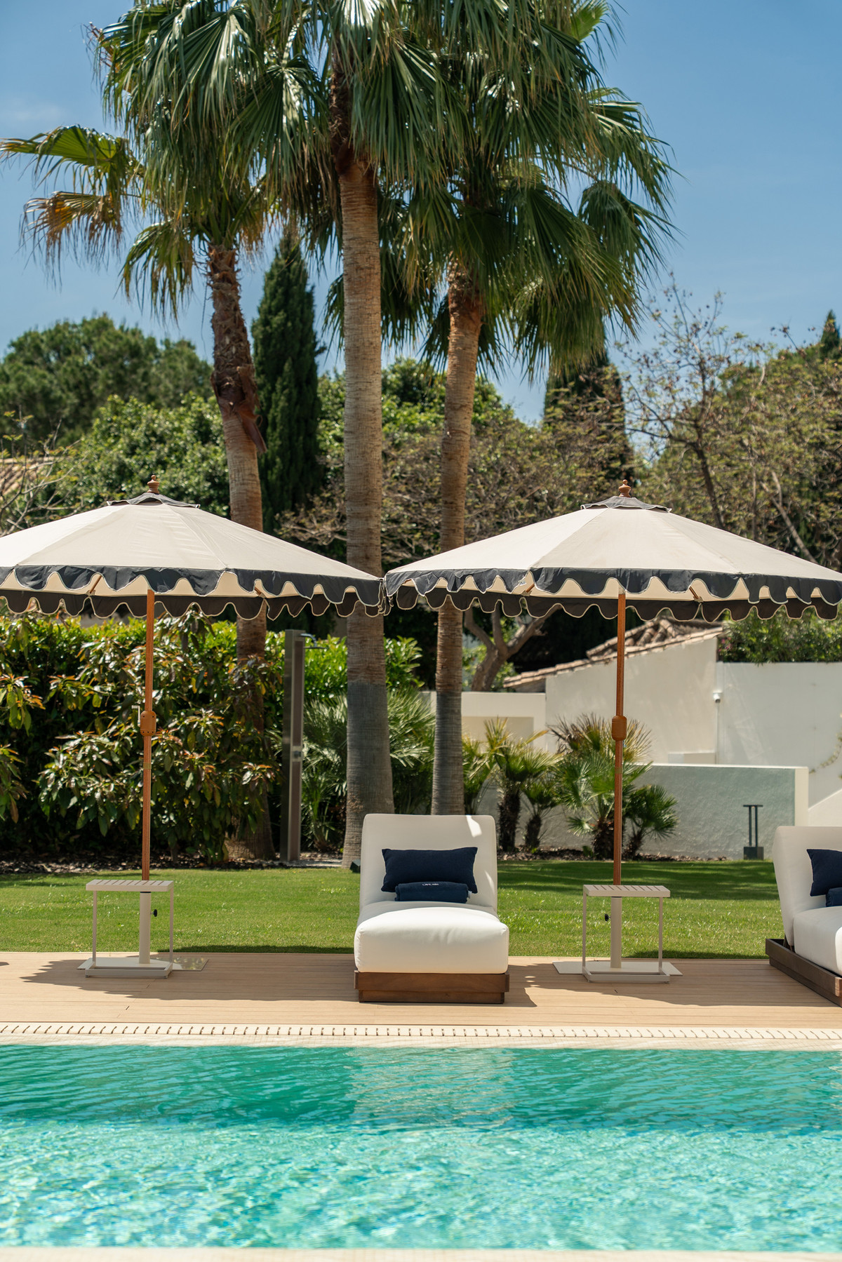 6 Bed Townhouse for sale in Los Flamingos Costa Del Sol, Málaga, Spain