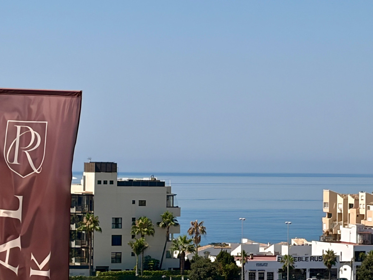 4 Bed Apartment for sale in Estepona Costa Del Sol, Málaga, Spain