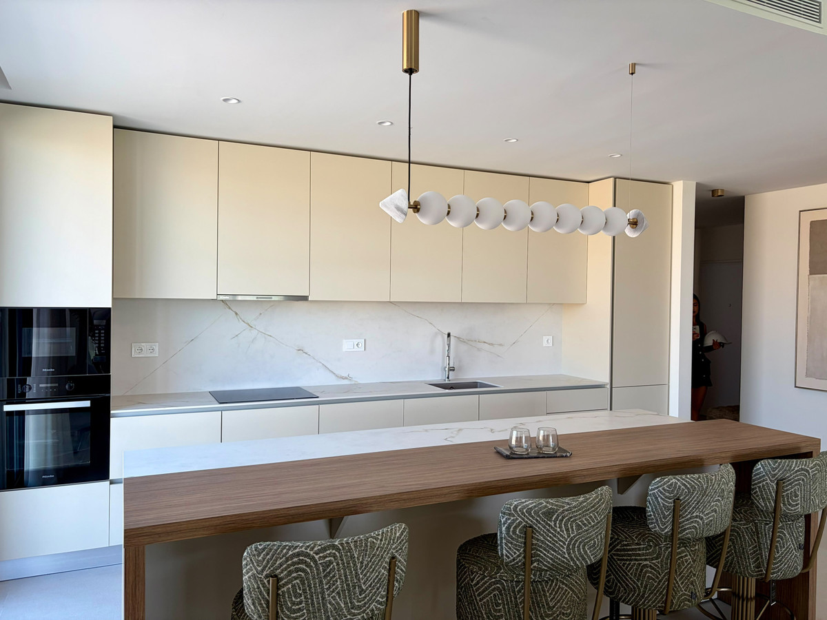 4 Bed Apartment for sale in Estepona Costa Del Sol, Málaga, Spain