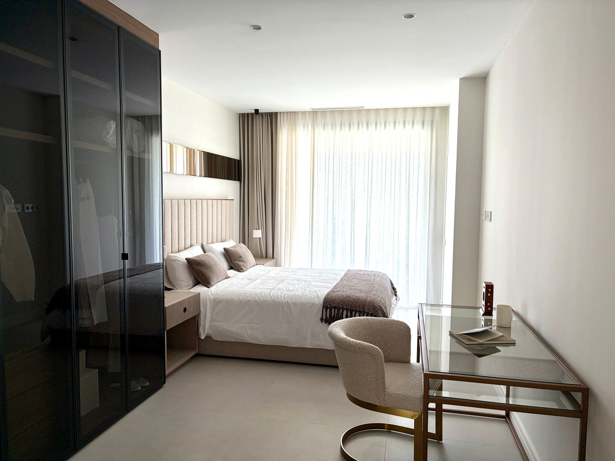 4 Bed Apartment for sale in Estepona Costa Del Sol, Málaga, Spain