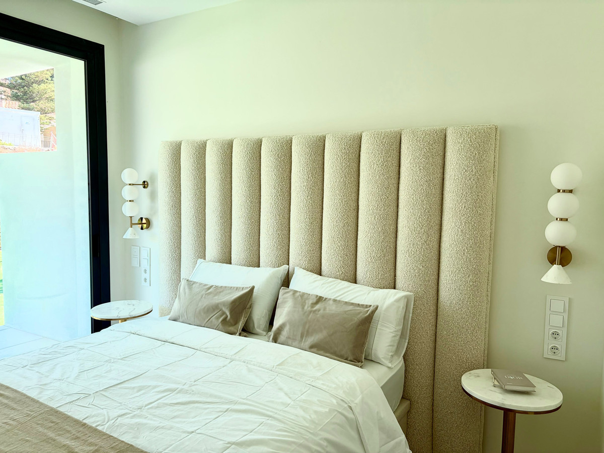 4 Bed Apartment for sale in Estepona Costa Del Sol, Málaga, Spain