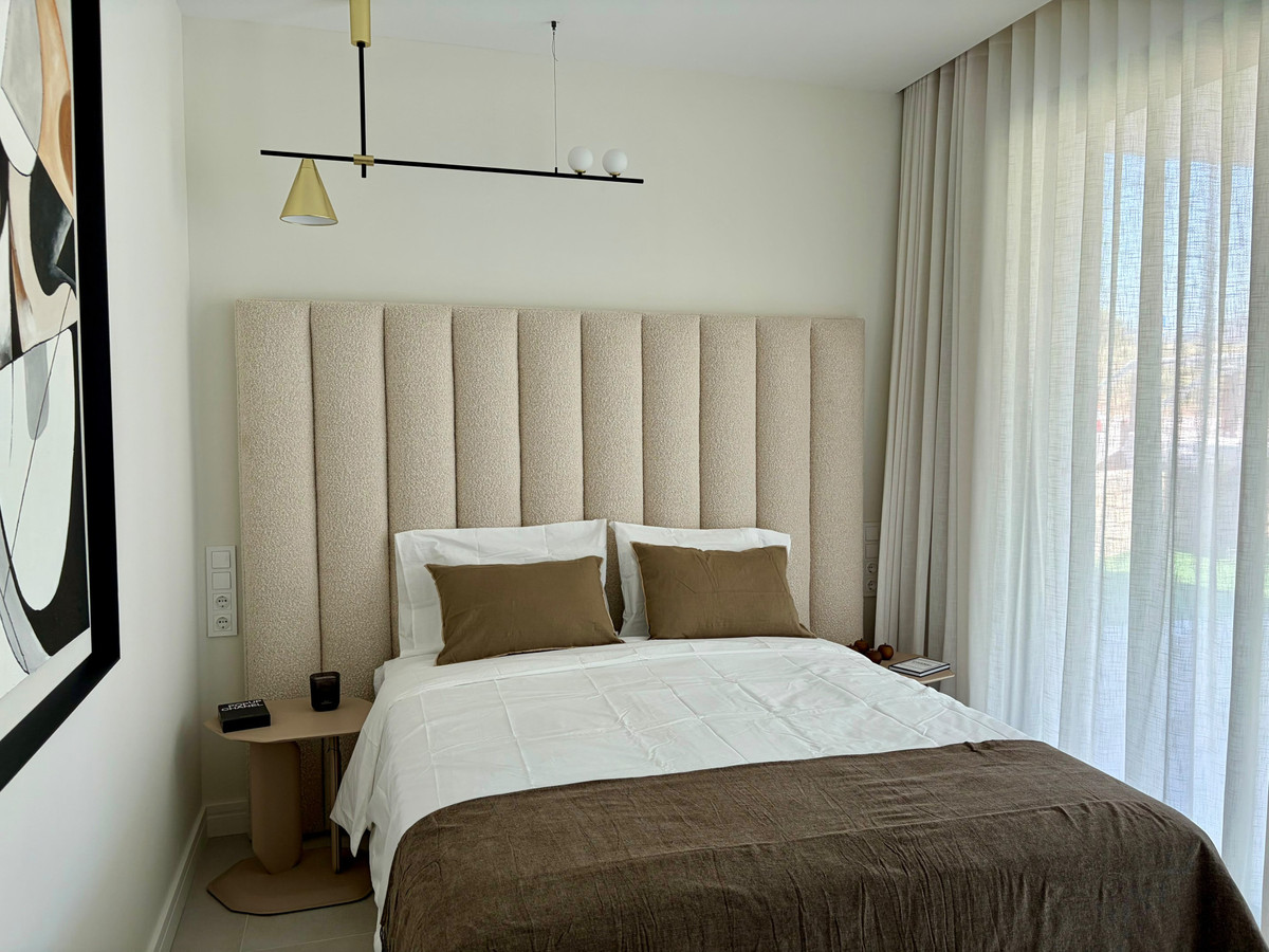 4 Bed Apartment for sale in Estepona Costa Del Sol, Málaga, Spain