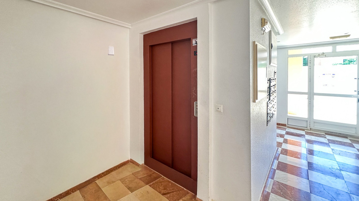 Se vende Apartamento Planta Media de 2 dormitorios en Costa Blanca, Alicante, España