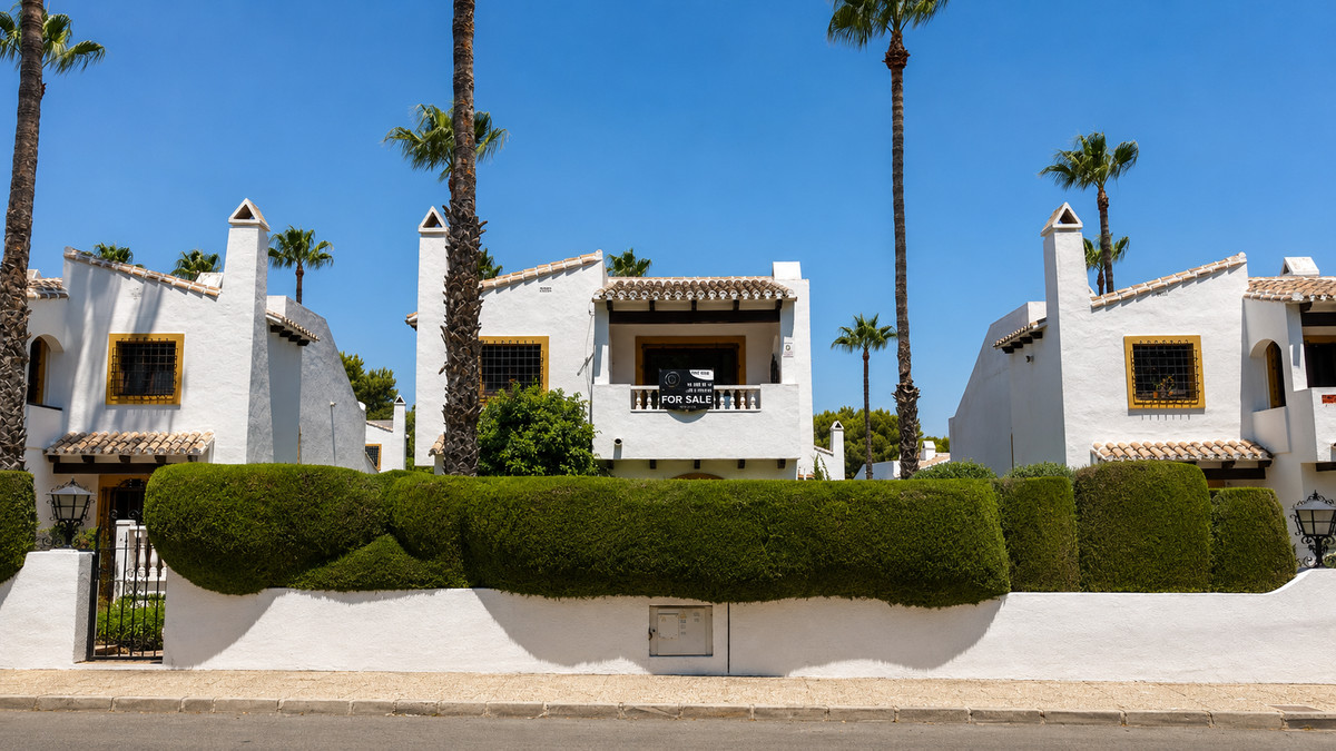 3 Bed Townhouse for sale in Los Dolses Costa Blanca, Alicante, Spain