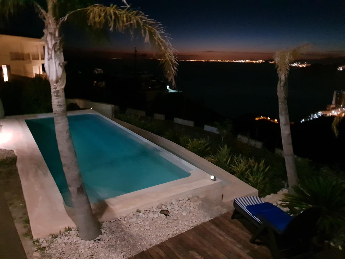 4 Bed Townhouse for sale in Benidorm Costa Blanca, Alicante, Spain