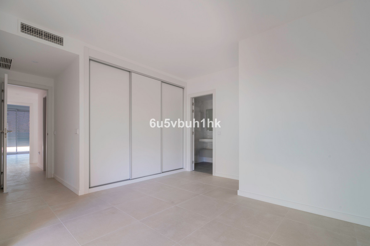 3 Bed Apartment for sale in Fuengirola Costa Del Sol, Málaga, Spain