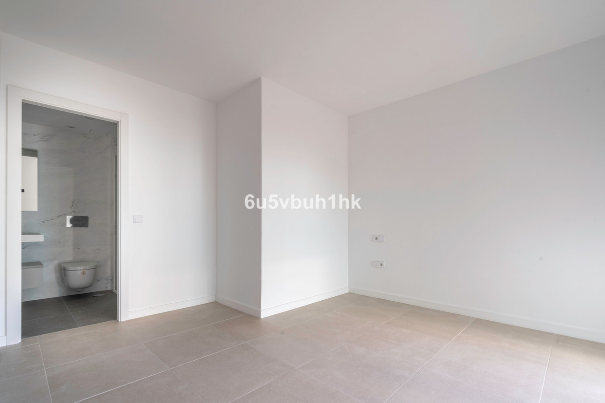 3 Bed Apartment for sale in Fuengirola Costa Del Sol, Málaga, Spain