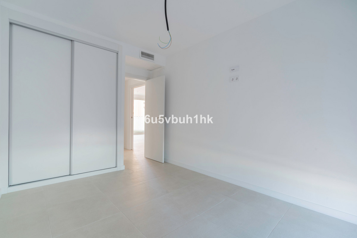 3 Bed Apartment for sale in Fuengirola Costa Del Sol, Málaga, Spain