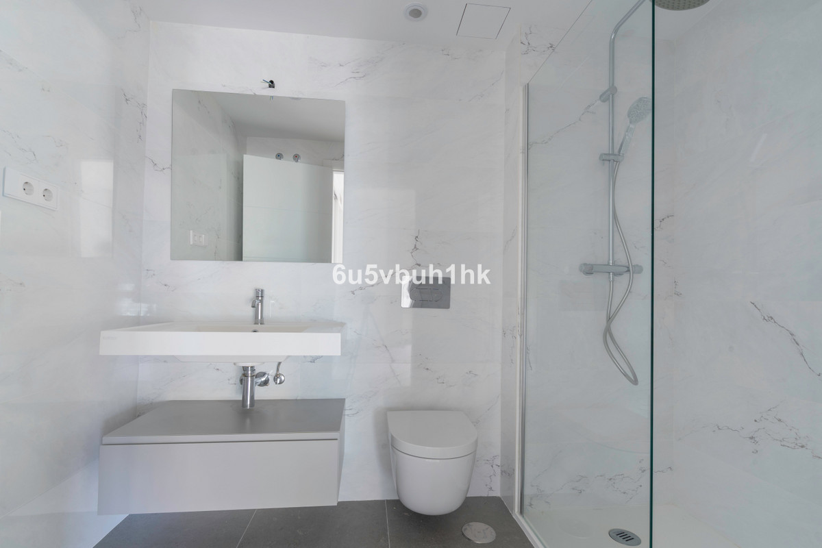 3 Bed Apartment for sale in Fuengirola Costa Del Sol, Málaga, Spain