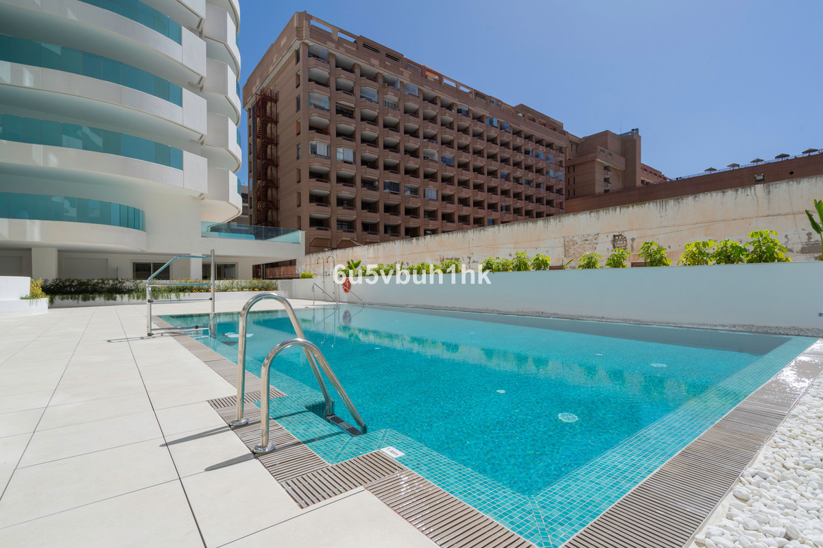 3 Bed Apartment for sale in Fuengirola Costa Del Sol, Málaga, Spain