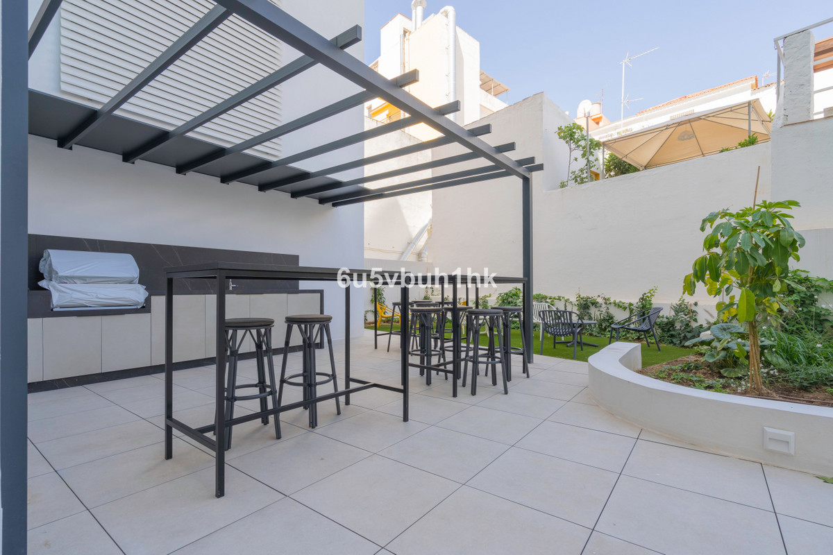 3 Bed Apartment for sale in Fuengirola Costa Del Sol, Málaga, Spain