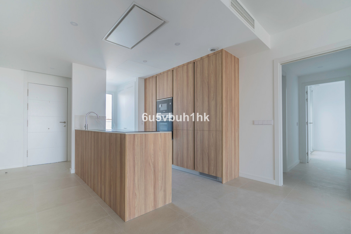 3 Bed Apartment for sale in Fuengirola Costa Del Sol, Málaga, Spain