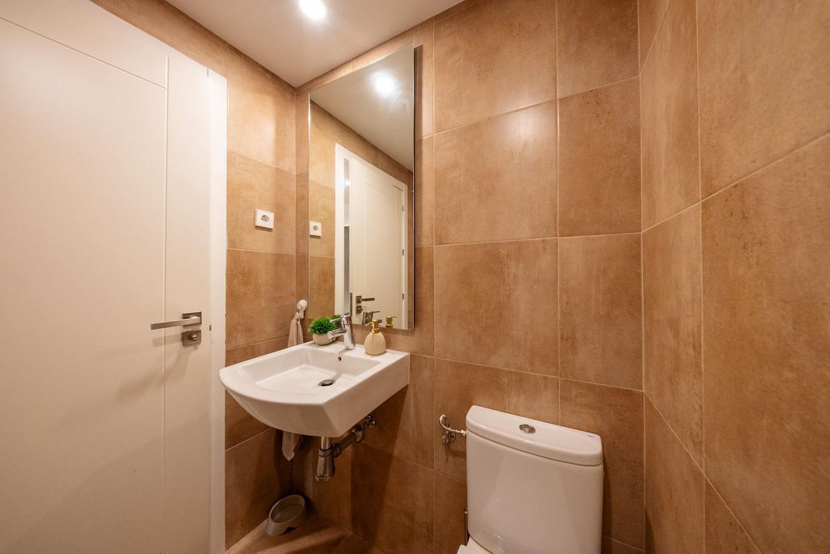 Se vende Apartamento Planta Baja de 2 dormitorios en Costa Del Sol, Málaga, España