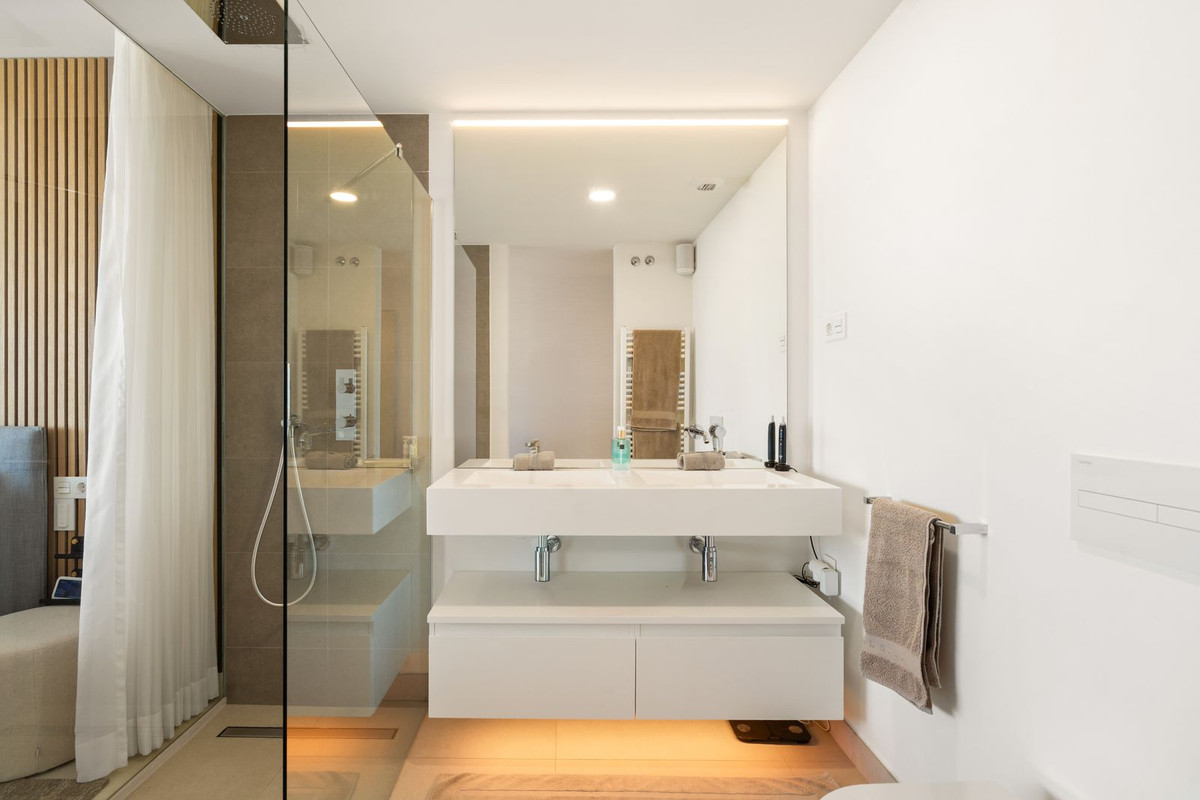 2 Bed Apartment for sale in Calanova Golf Costa Del Sol, Málaga, Spain