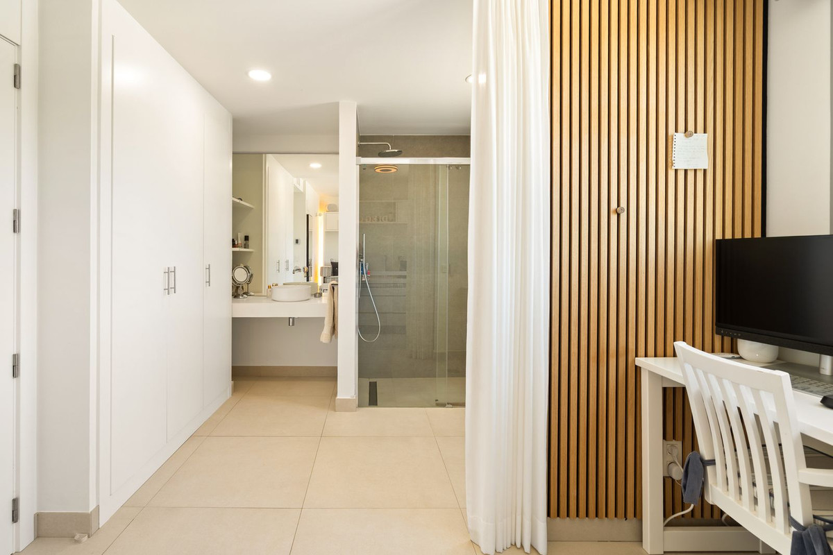 2 Bed Apartment for sale in Calanova Golf Costa Del Sol, Málaga, Spain