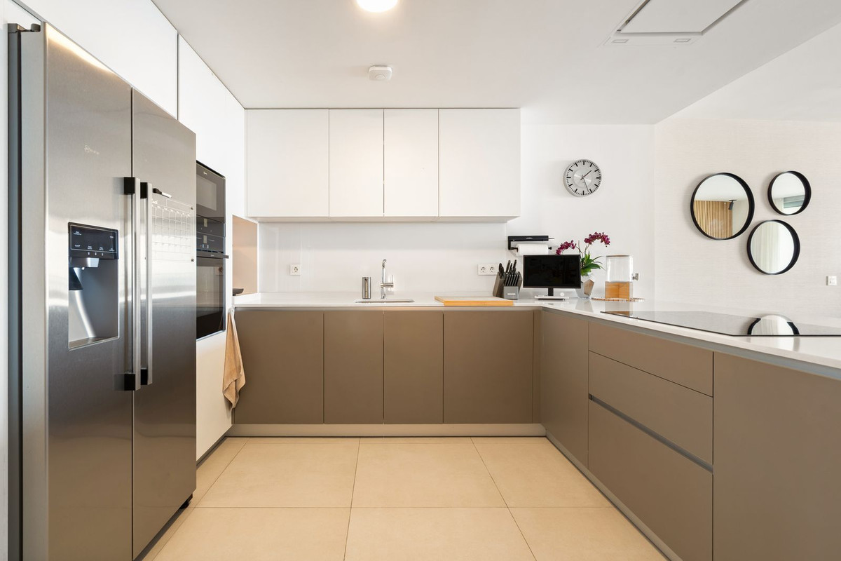 2 Bed Apartment for sale in Calanova Golf Costa Del Sol, Málaga, Spain