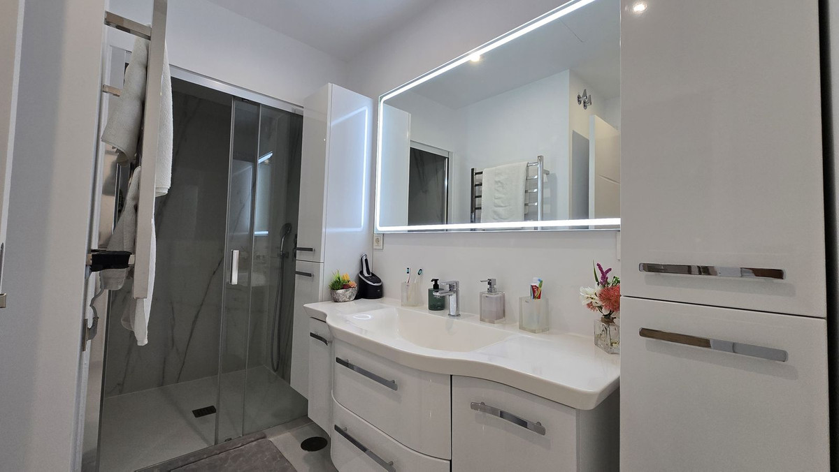 9 Bed Commercial unit for sale in San Pedro De Alcántara Costa Del Sol, Málaga, Spain