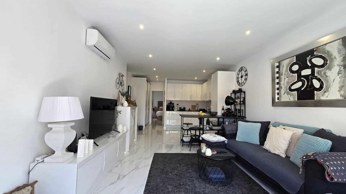 9 Bed Commercial unit for sale in San Pedro De Alcántara Costa Del Sol, Málaga, Spain