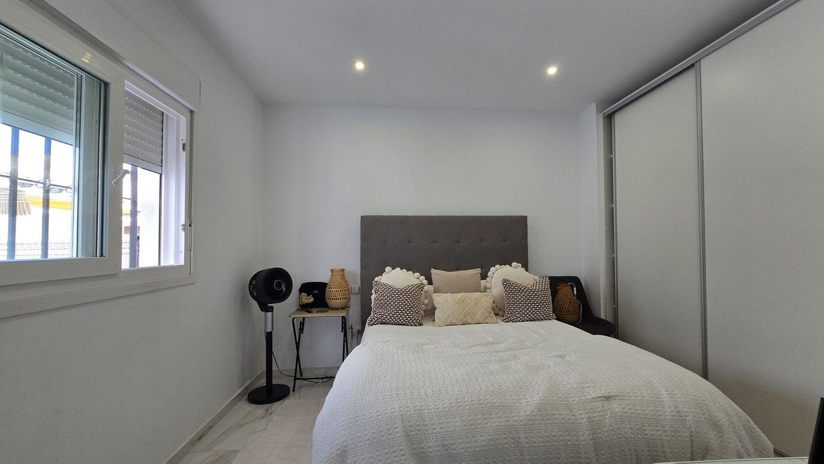 9 Bed Commercial unit for sale in San Pedro De Alcántara Costa Del Sol, Málaga, Spain