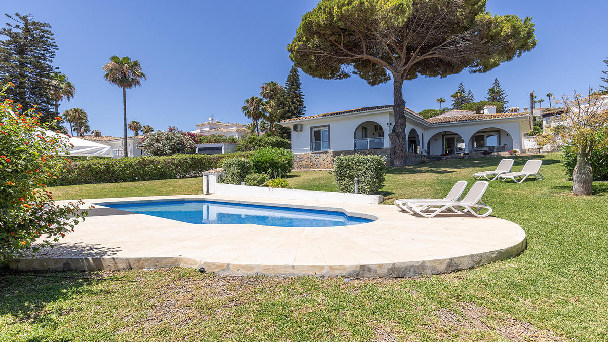 4 Bed Townhouse for sale in Manilva Costa Del Sol, Málaga, Spain