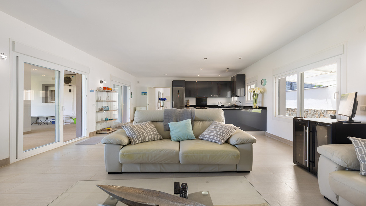 4 Bed Townhouse for sale in Manilva Costa Del Sol, Málaga, Spain