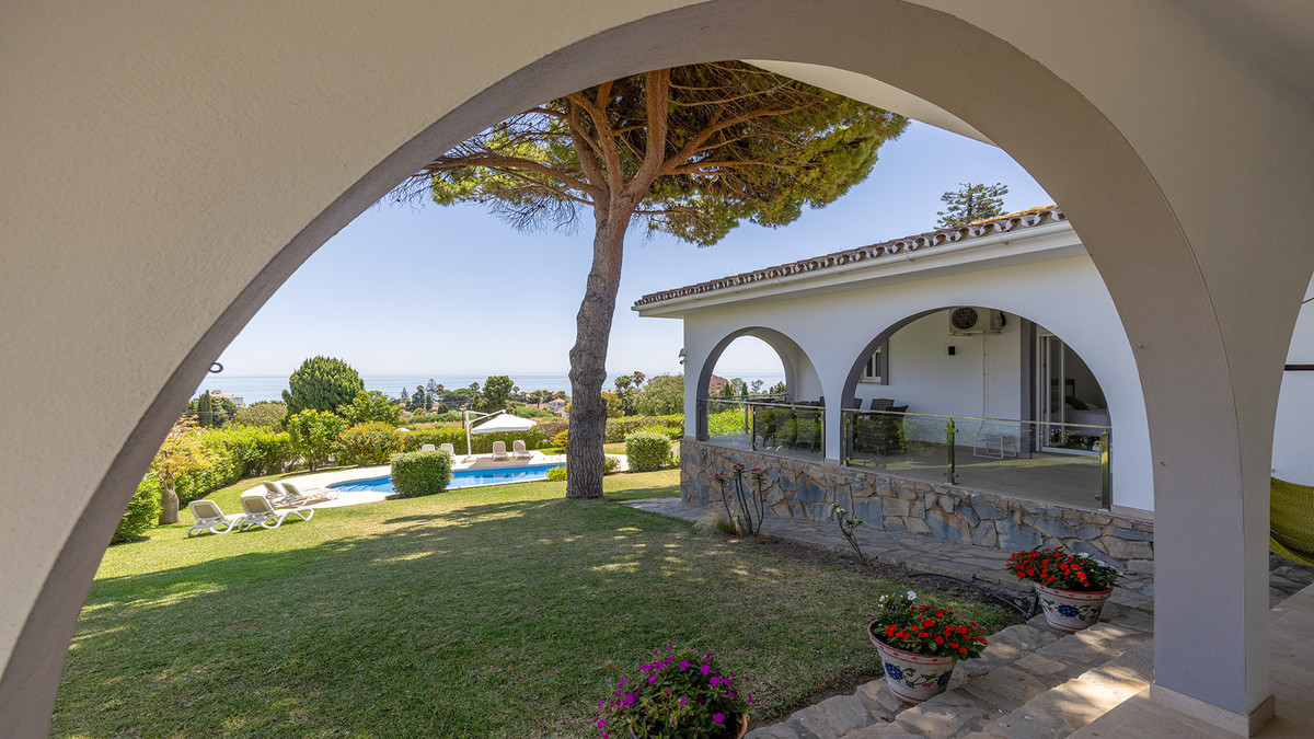 4 Bed Townhouse for sale in Manilva Costa Del Sol, Málaga, Spain