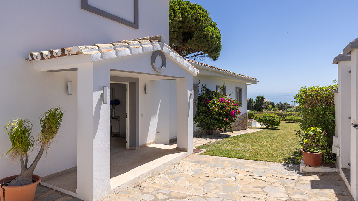 4 Bed Townhouse for sale in Manilva Costa Del Sol, Málaga, Spain