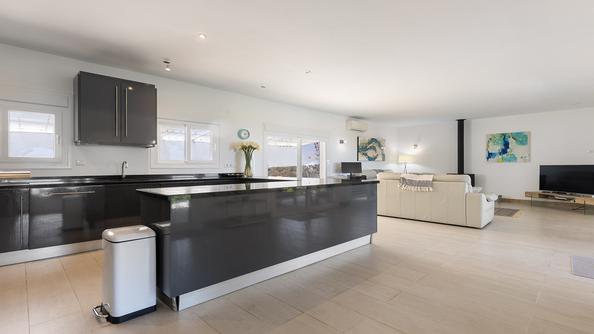 4 Bed Townhouse for sale in Manilva Costa Del Sol, Málaga, Spain