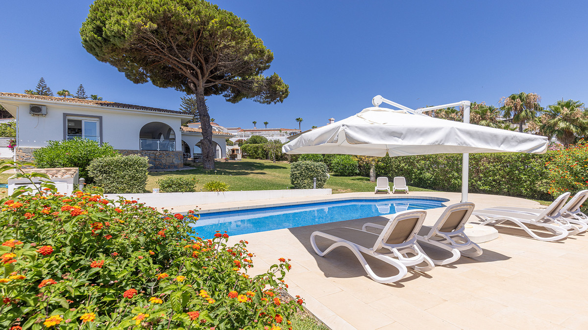 4 Bed Townhouse for sale in Manilva Costa Del Sol, Málaga, Spain