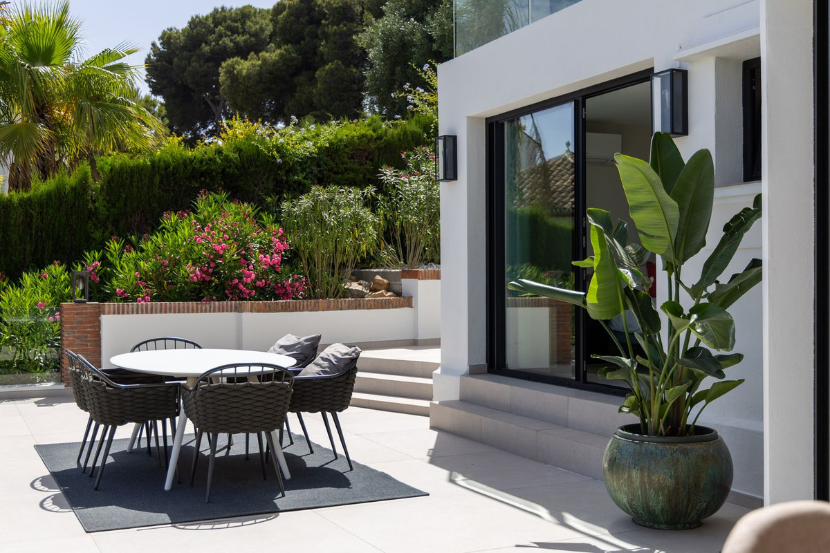 Se vende Villa - Chalet de 6 dormitorios en Costa Del Sol, Málaga, España