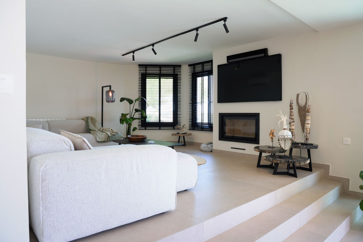 Se vende Villa - Chalet de 6 dormitorios en Costa Del Sol, Málaga, España