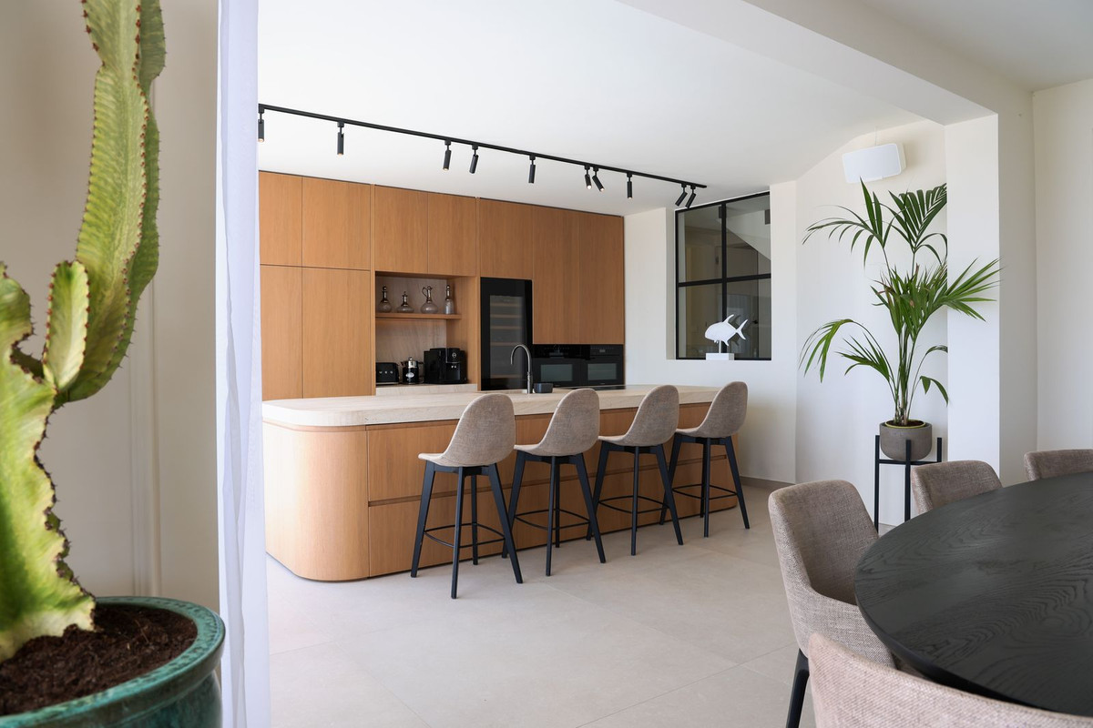 Se vende Villa - Chalet de 6 dormitorios en Costa Del Sol, Málaga, España