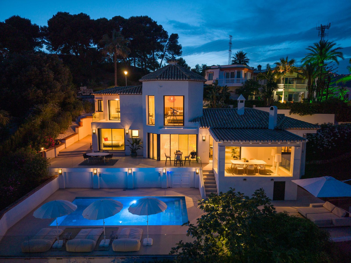 Se vende Villa - Chalet de 6 dormitorios en Costa Del Sol, Málaga, España