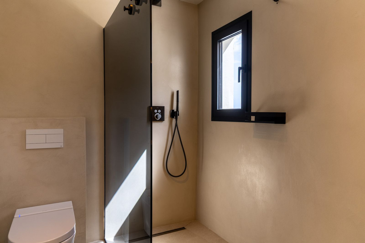 Se vende Villa - Chalet de 6 dormitorios en Costa Del Sol, Málaga, España