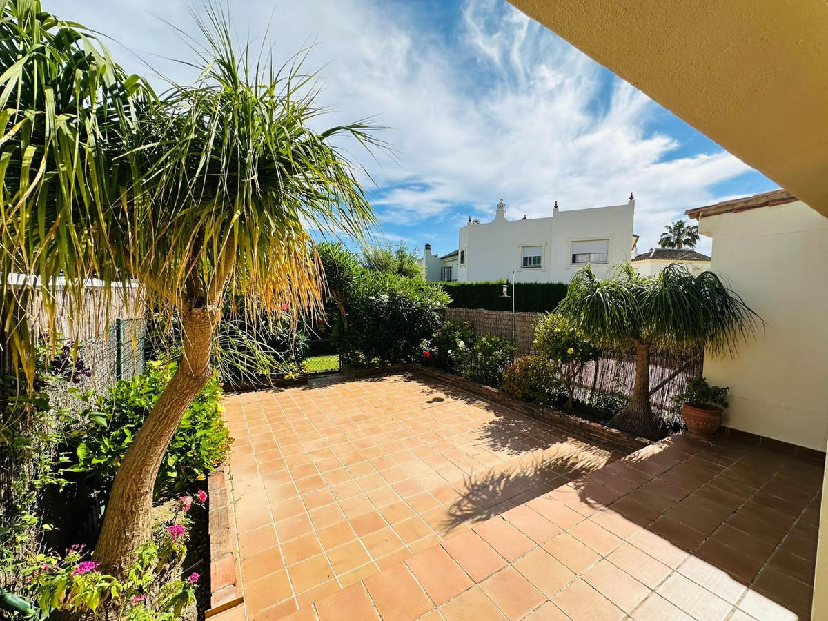 2 Bed Townhouse for sale in Sierrezuela Costa Del Sol, Málaga, Spain