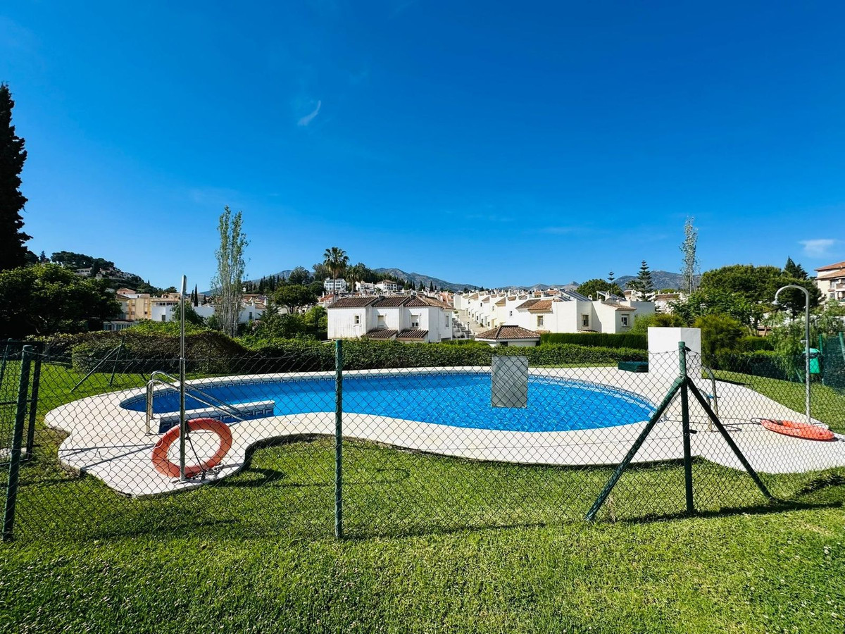 2 Bed Townhouse for sale in Sierrezuela Costa Del Sol, Málaga, Spain