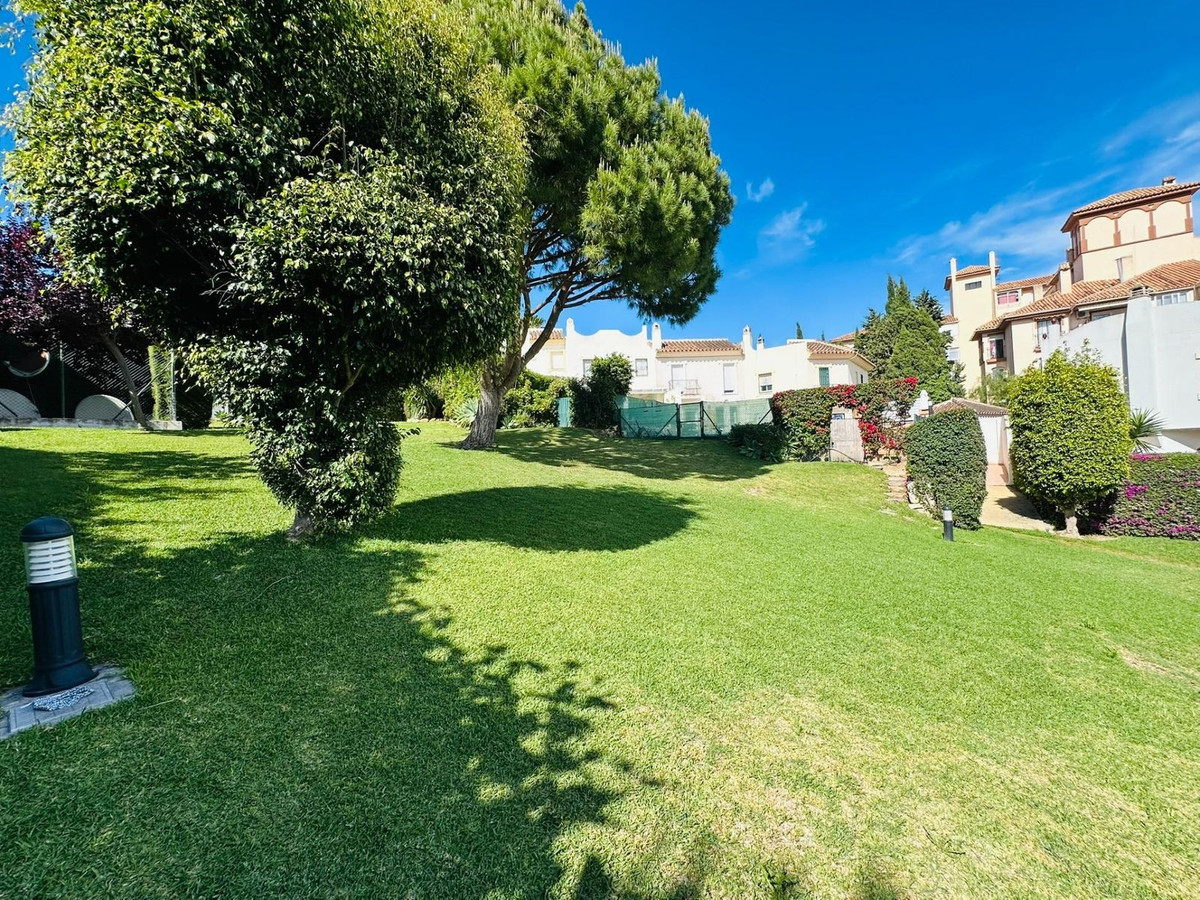 2 Bed Townhouse for sale in Sierrezuela Costa Del Sol, Málaga, Spain
