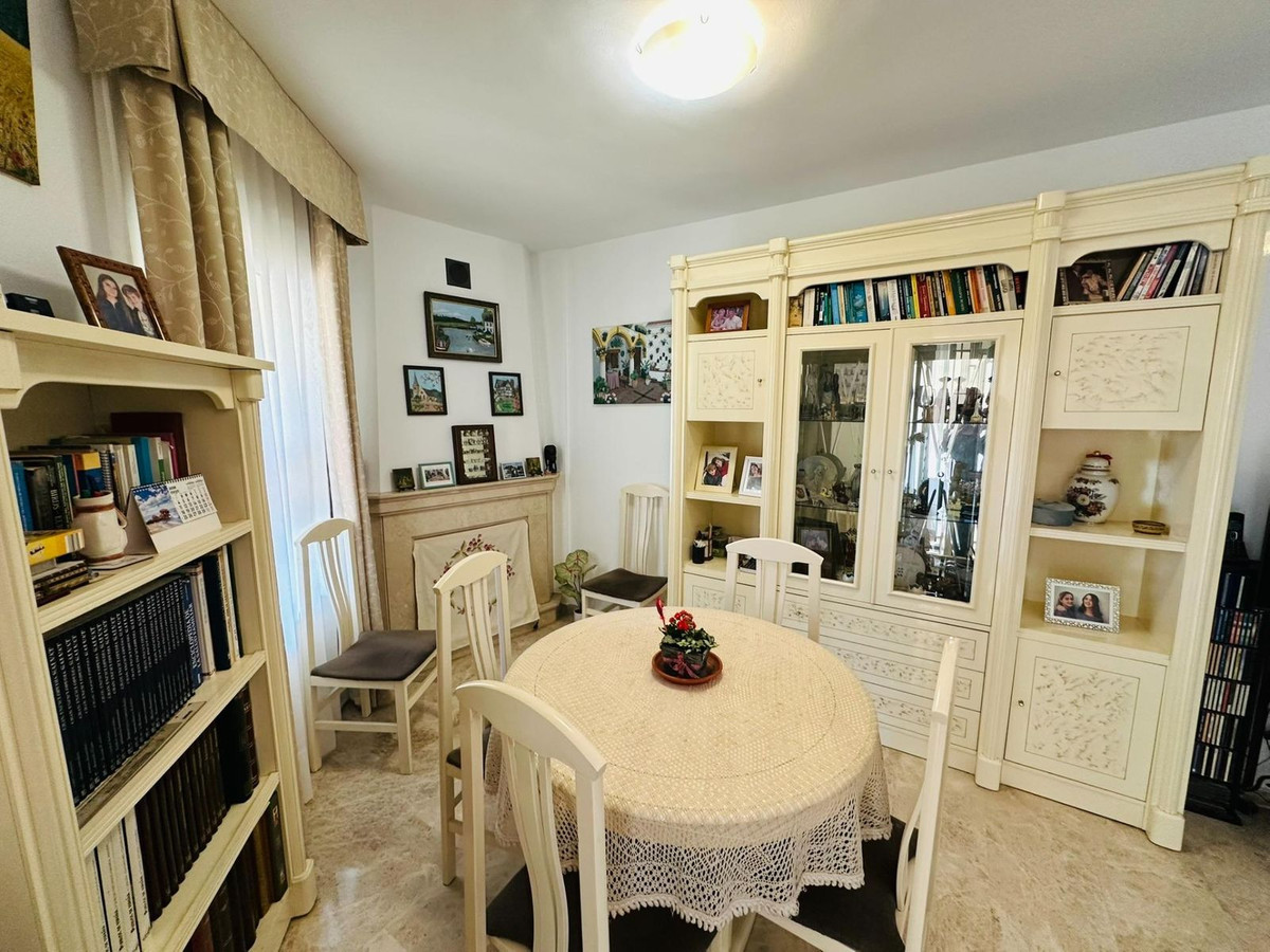 2 Bed Townhouse for sale in Sierrezuela Costa Del Sol, Málaga, Spain