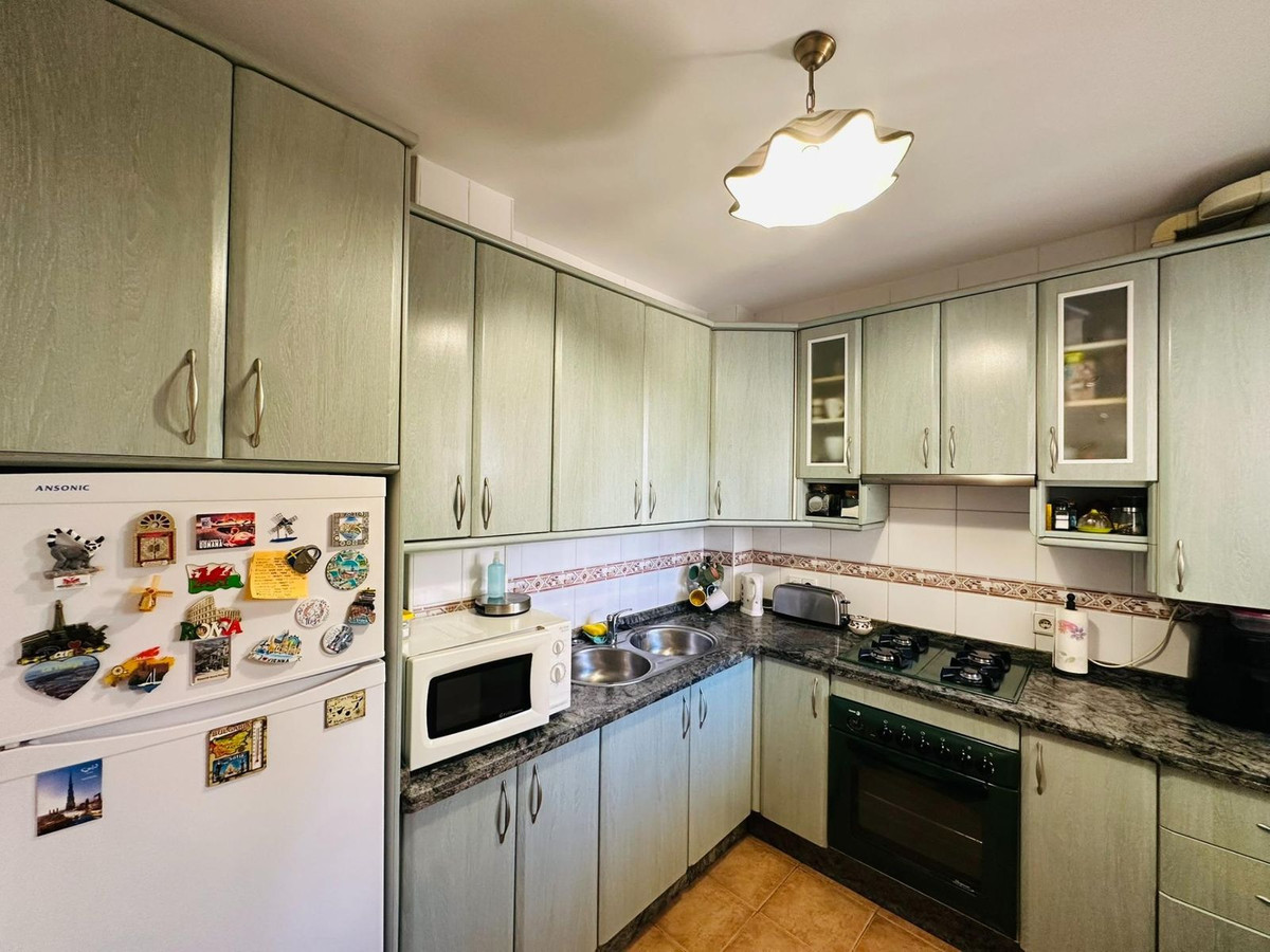 2 Bed Townhouse for sale in Sierrezuela Costa Del Sol, Málaga, Spain