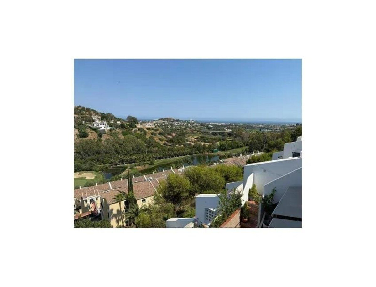 2 Bed Apartment for sale in La Quinta Costa Del Sol, Málaga, Spain
