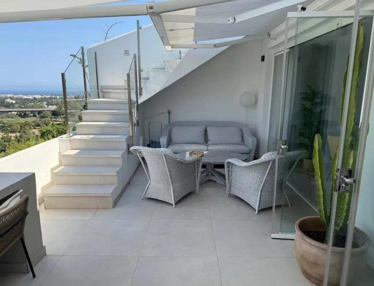 2 Bed Apartment for sale in La Quinta Costa Del Sol, Málaga, Spain