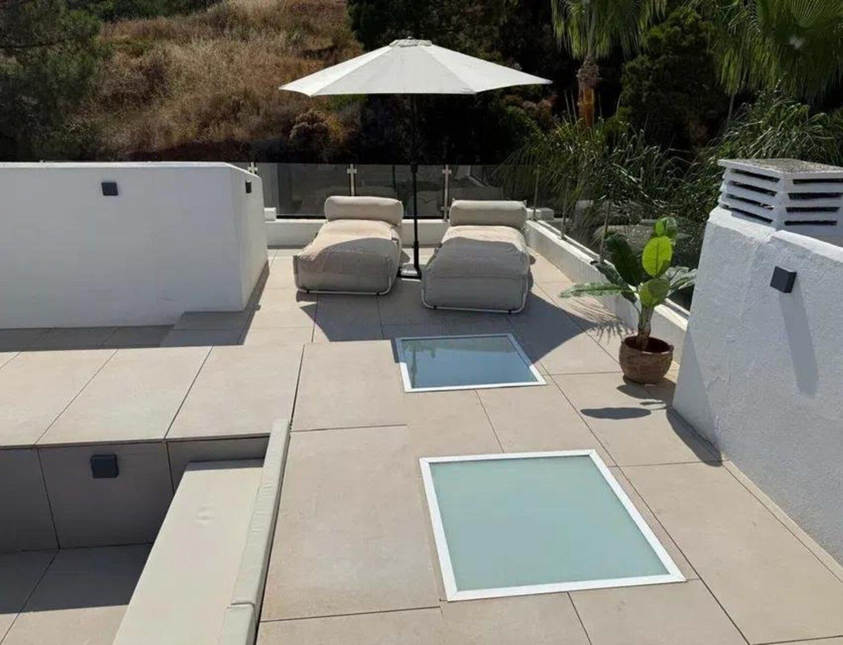 2 Bed Apartment for sale in La Quinta Costa Del Sol, Málaga, Spain